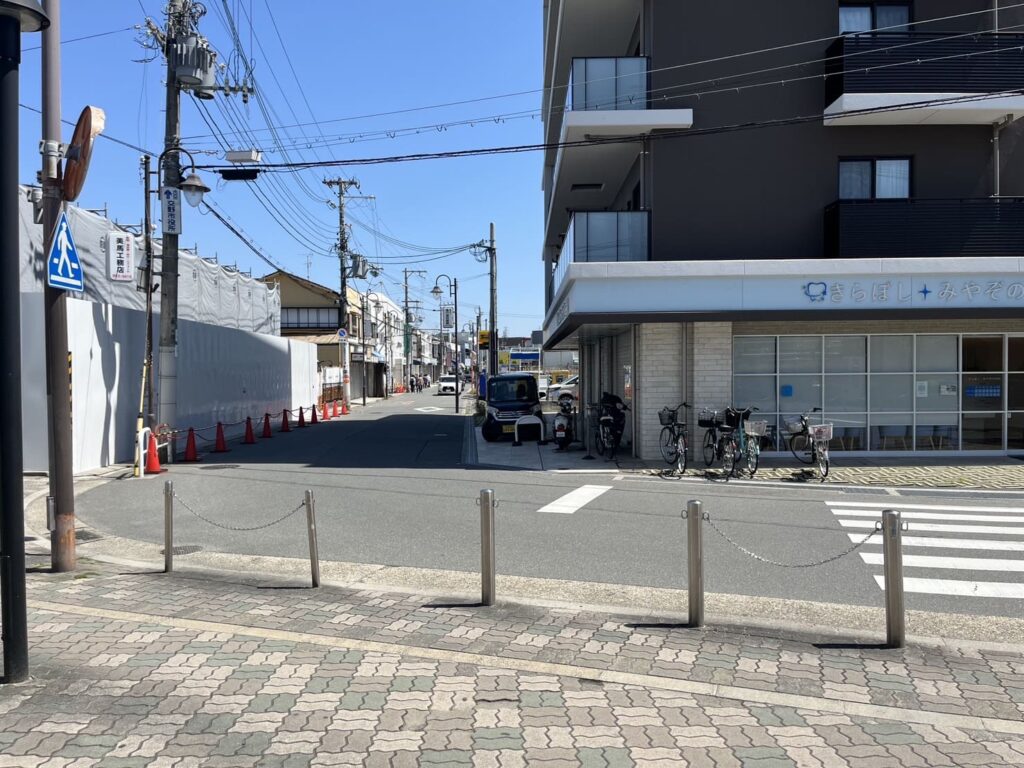 交野市駅前の通り きらぼし銀行方面を直進