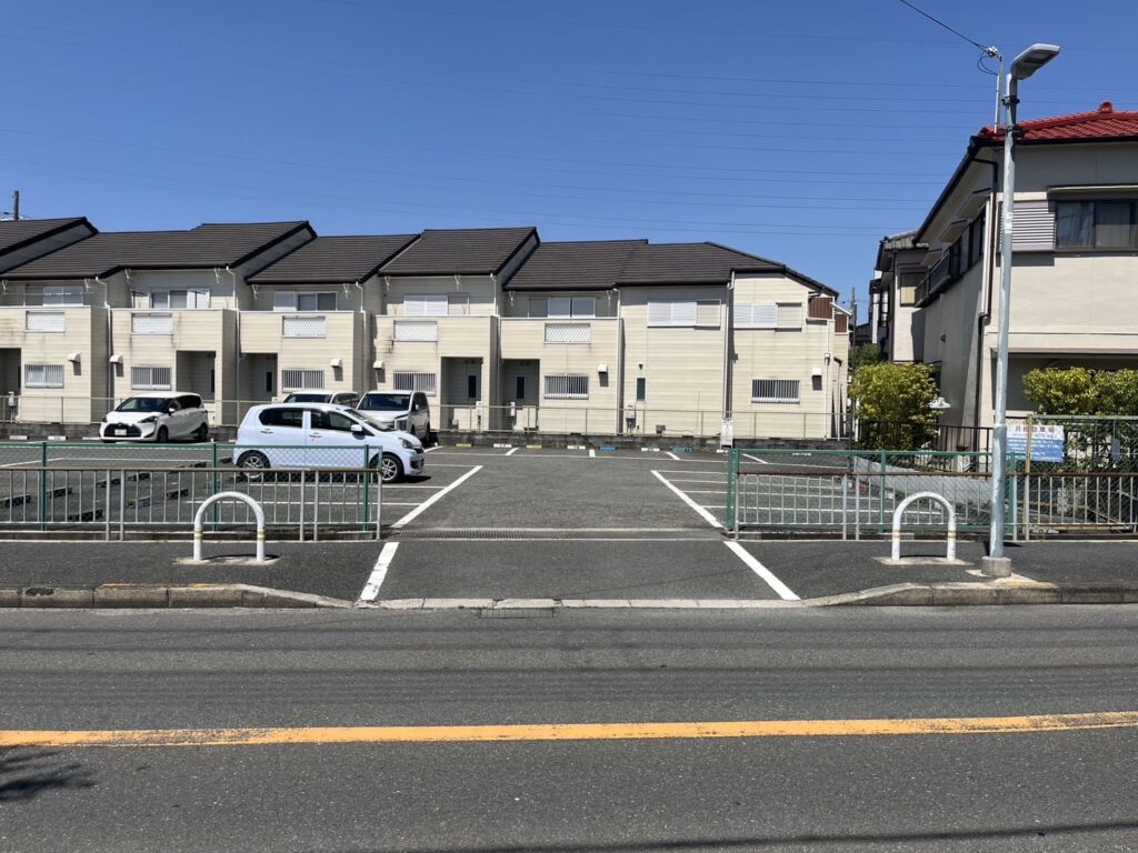 交野エニフ整骨院 提携駐車場の全体像
